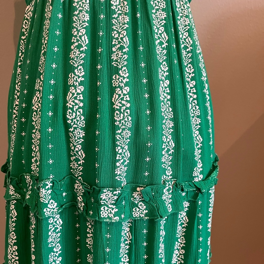 VALENCIA AND VINE Mia Mock Neck Dress. - Picture 3 of 7